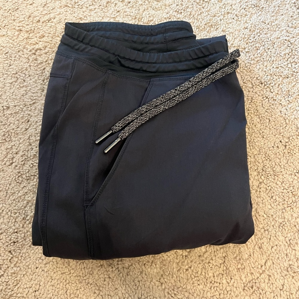 Grey’s anatomy scrub pants in charcoal grey size S tall